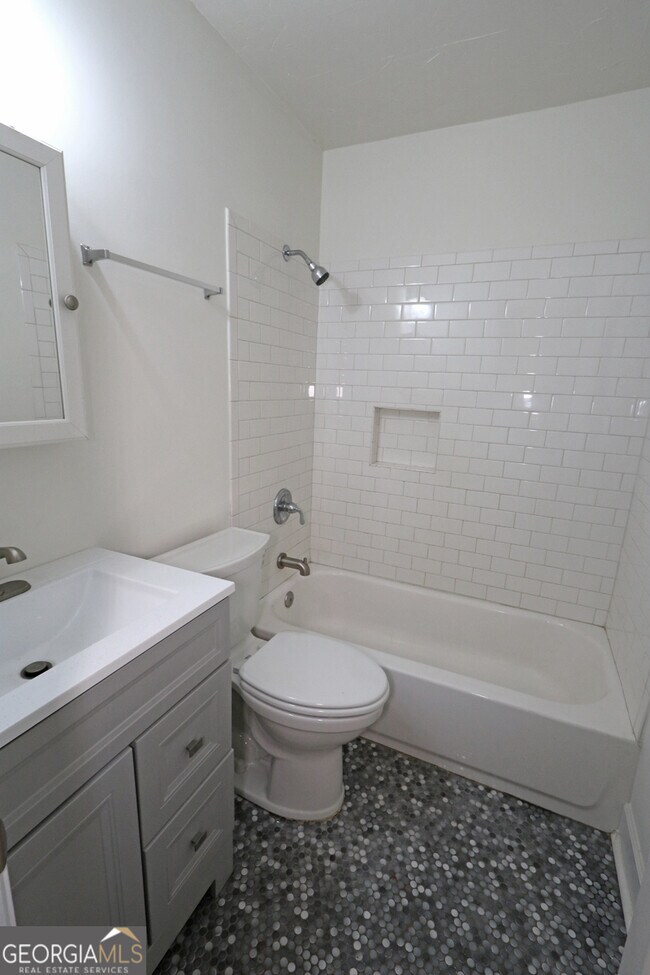Building Photo - 4985 Crowe Dr SE