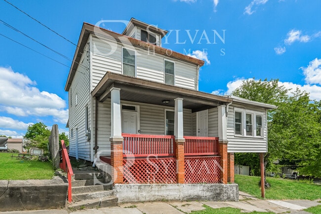 Building Photo - 109 E Cross Ave