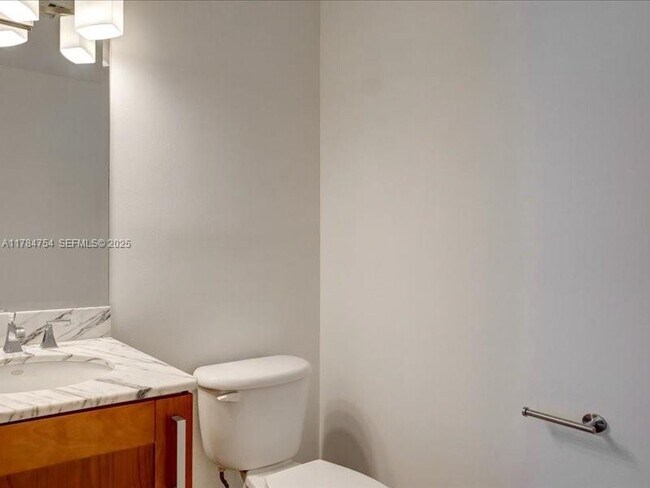 Building Photo - 9499 Collins Ave