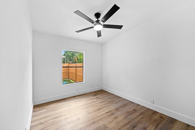 Building Photo - 6402 N Highland Ave