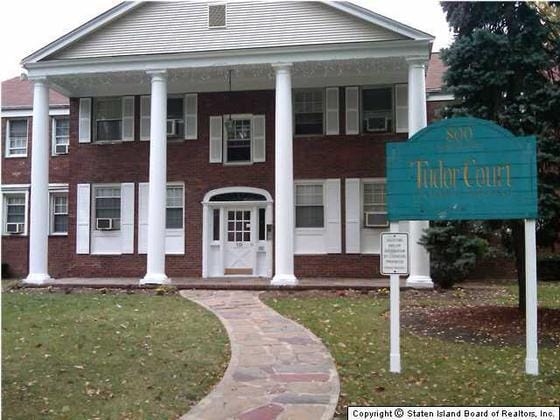 Building Photo - 800 N Broad St