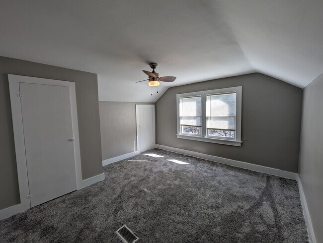 Building Photo - 4 Bedroom House in Boonville