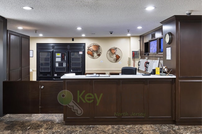 Building Photo - 326 Prospect Ave