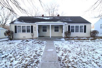 Building Photo - January FREE On This 1 Bedroom 1 Bath Duplex in Navy Hill Area in Olathe