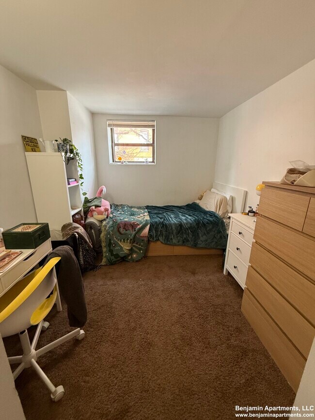 Building Photo - 168 Northampton St