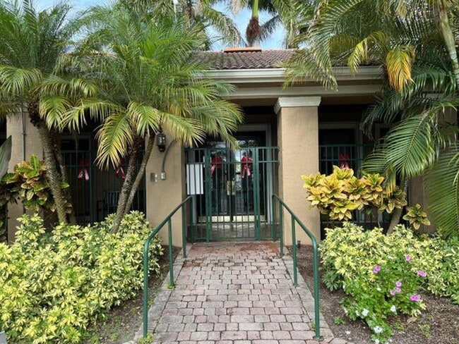 Building Photo - Portofino of jensen Beach