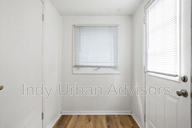 Building Photo - 418 N Drexel Ave