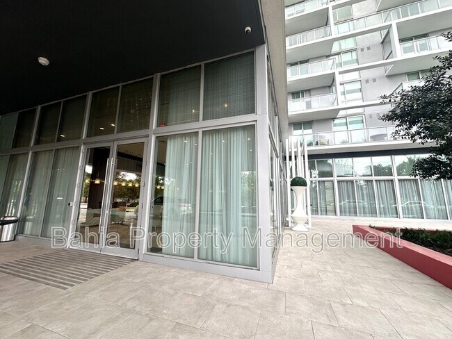 Building Photo - 2000 Metropica Wy