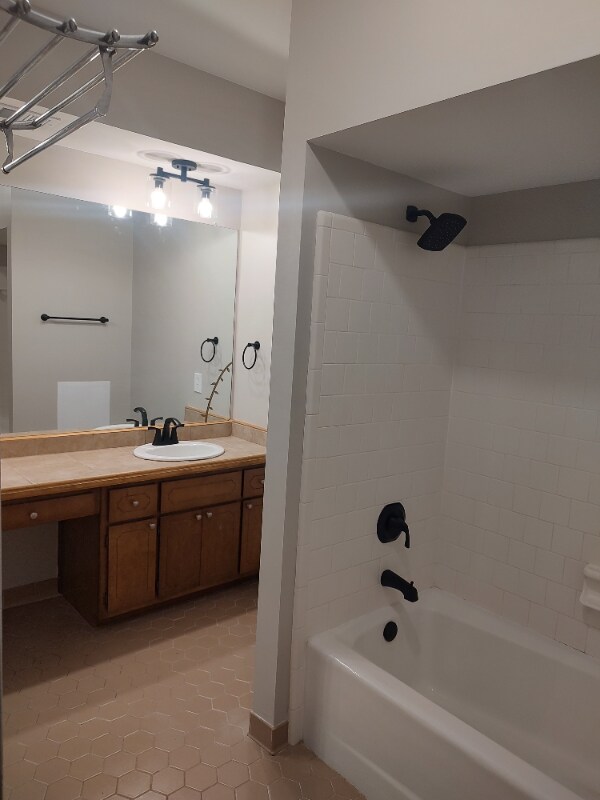 Building Photo - 304 Holly Hill Rd