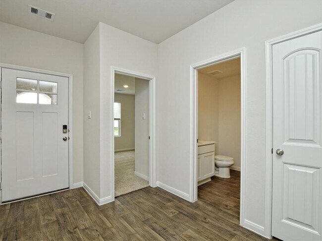 Building Photo - 1305 Camden Ln