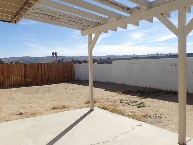 Building Photo - 229 Kashmir Ln