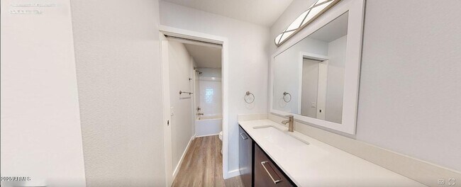 Building Photo - 11850 W Fillmore St