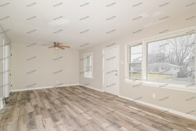 Building Photo - 245 St Regis Ln