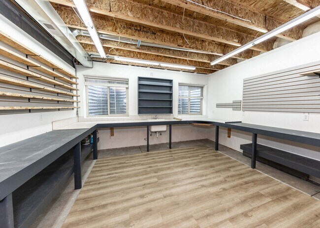 Building Photo - D20 4 Bed Home in The Farm
