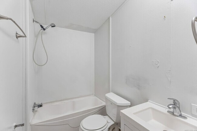 Building Photo - 1238 Qappuella Dr