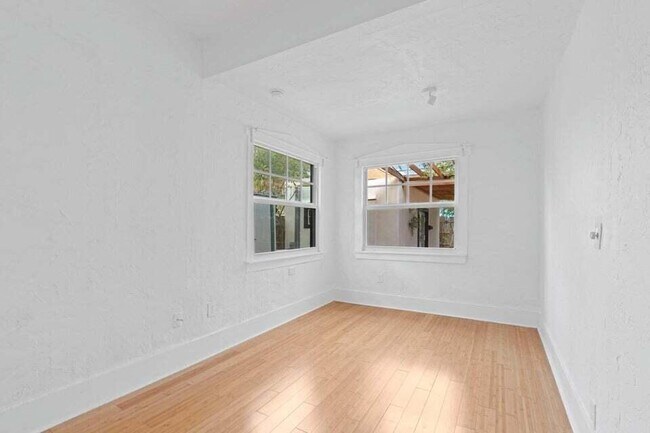 Building Photo - 221 N Ocean Breeze