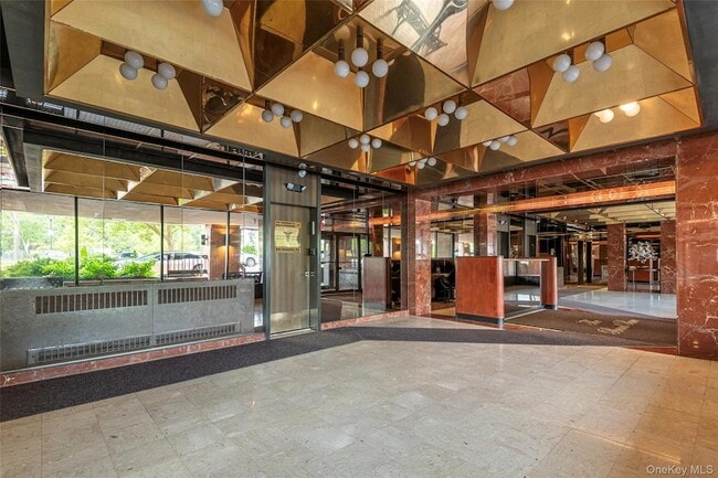 Building Photo - 12 Bond St