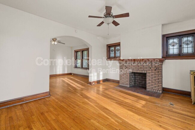 Building Photo - 3948 S Grand Blvd