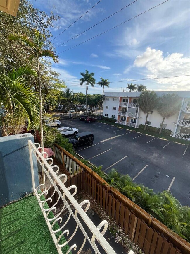 Building Photo - 4301 NW S Tamiami Canal Dr