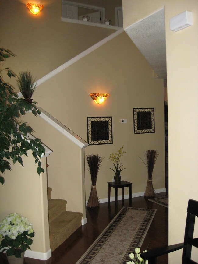 Building Photo - 657 Spring Valley Dr