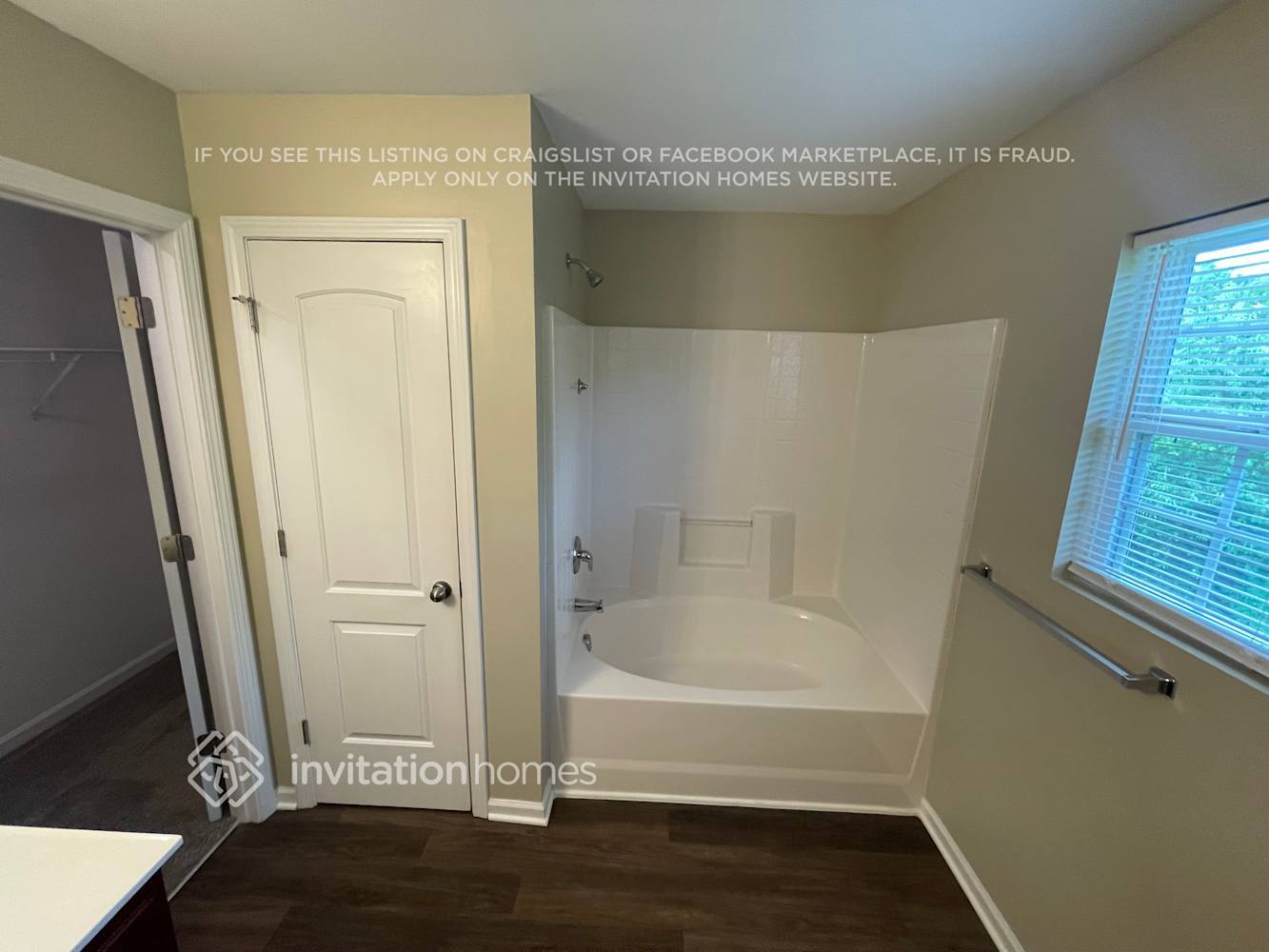 Building Photo - 1330 Cadre Cir