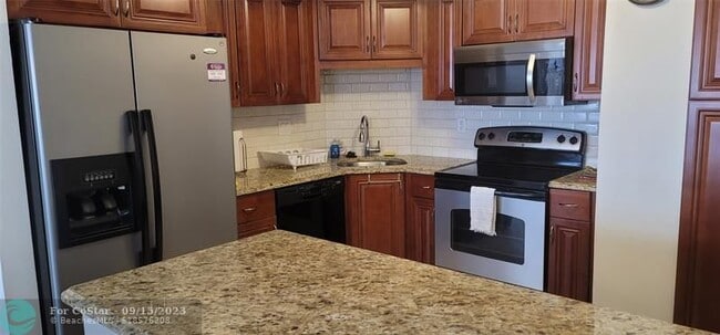 Building Photo - 3800 Galt Ocean Dr