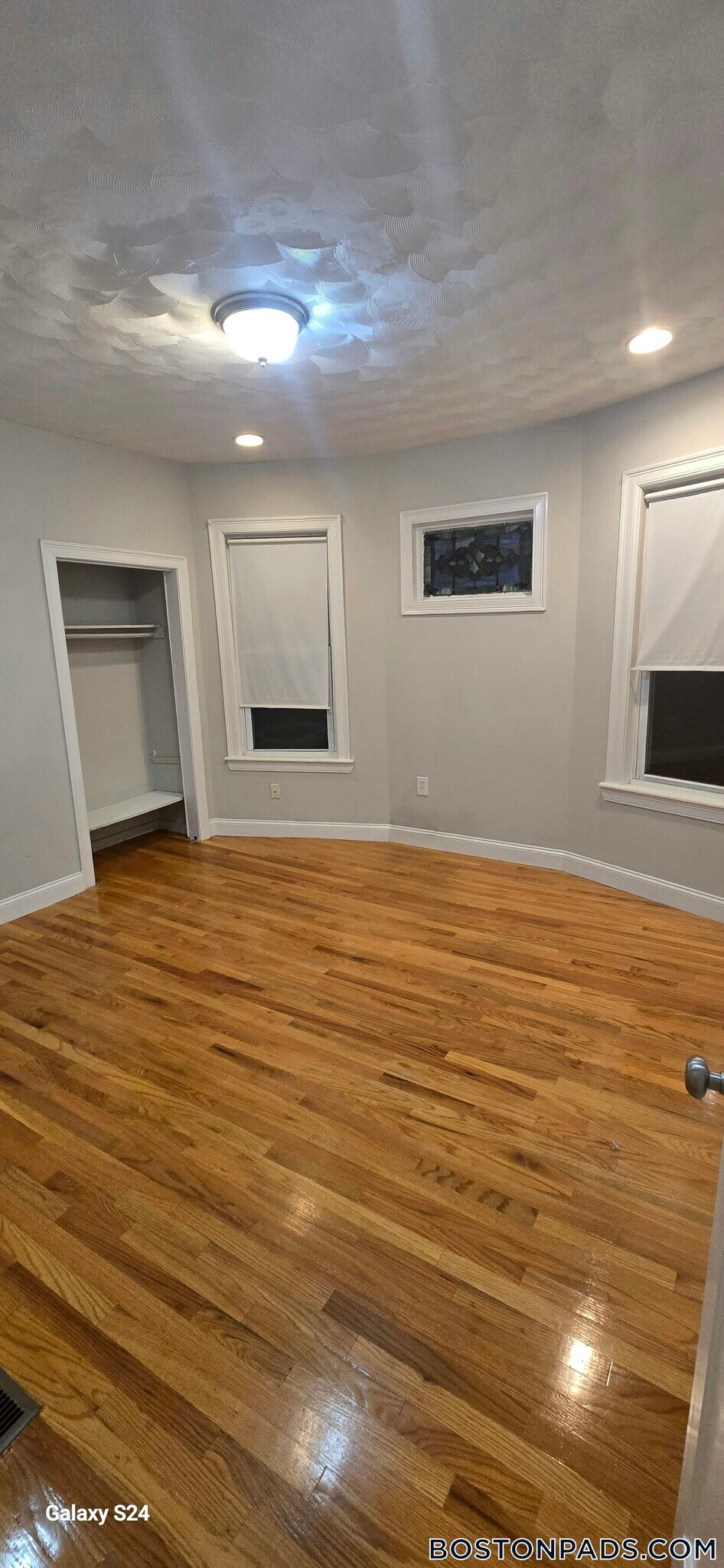 Building Photo - 157 E Cottage St