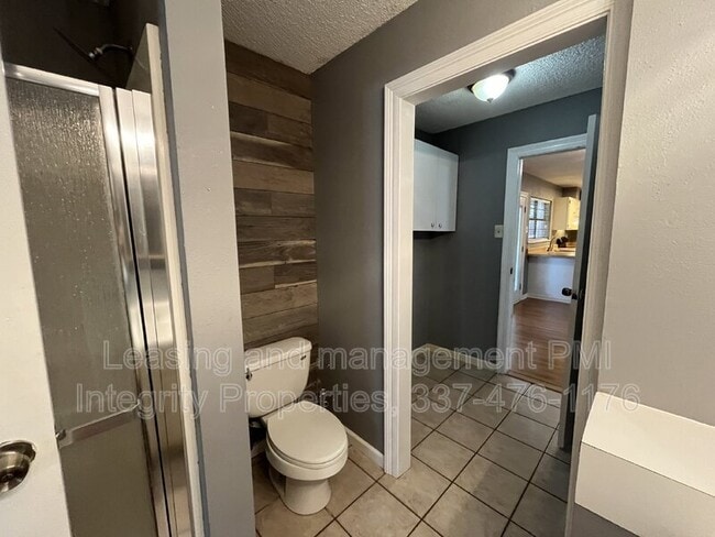 Building Photo - 107 Village Ln