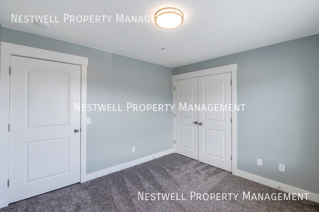 Building Photo - 1045 S 1700 W