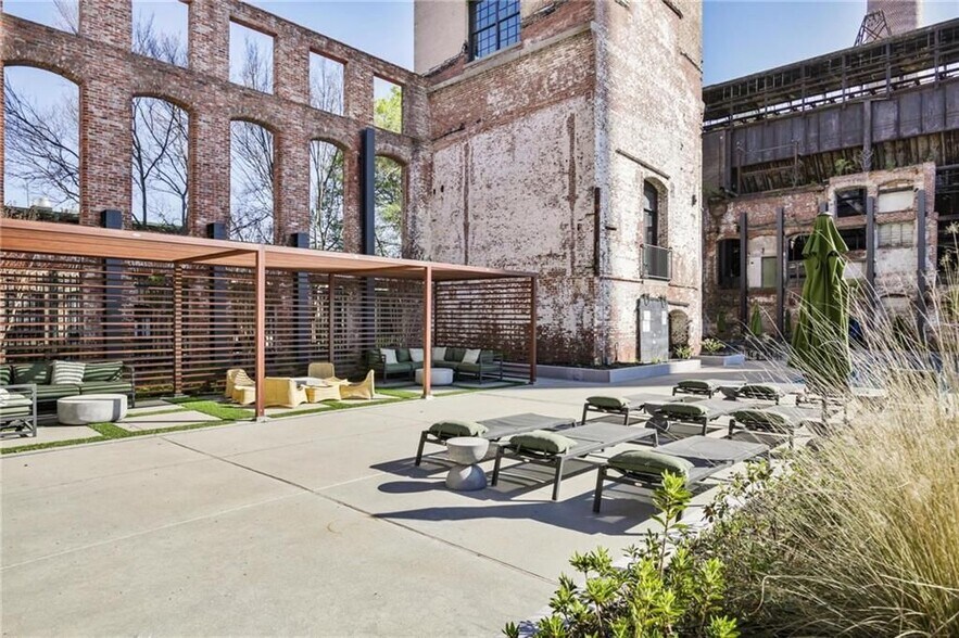 Building Photo - 170 Boulevard NE