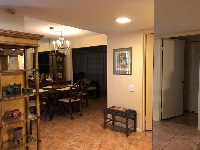 Building Photo - Lovely Home Steps Away From All the Amenities in Leisure World, in 45+ Active Adult Community Ava...