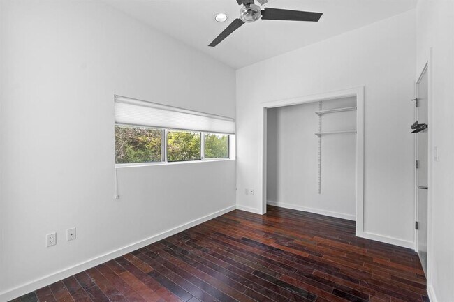 Building Photo - 508 E 53rd St