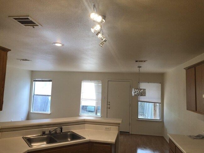 Building Photo - 9709 Sugar Hill Dr