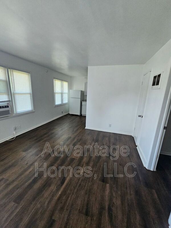 Building Photo - 1007 N Scott Ave