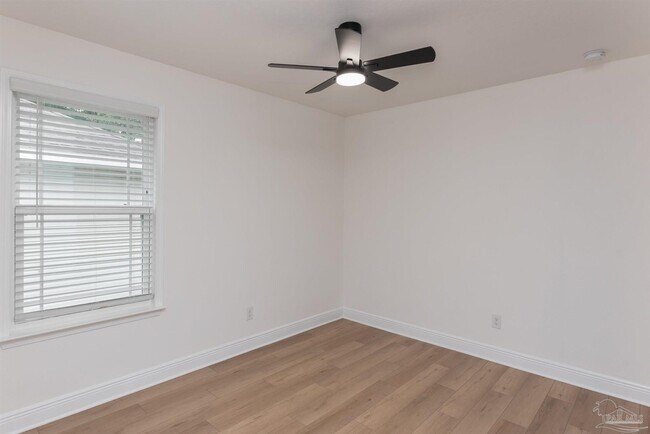 Building Photo - 1005 N A St