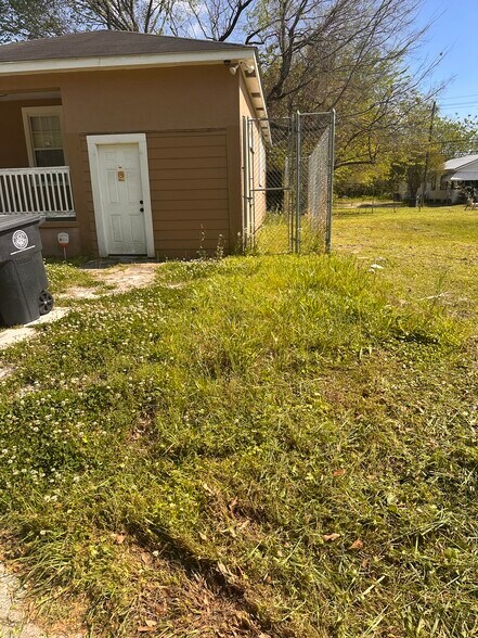 Building Photo - 564 Cotton St