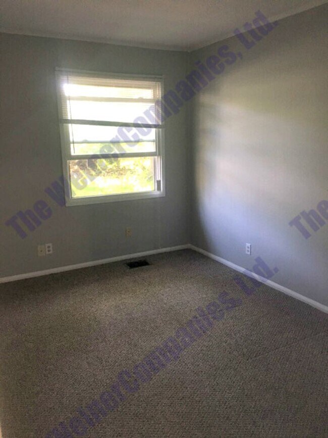 Building Photo - Sublease Available for Move in July 22!