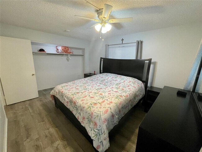 Building Photo - 2101 Utica Dr