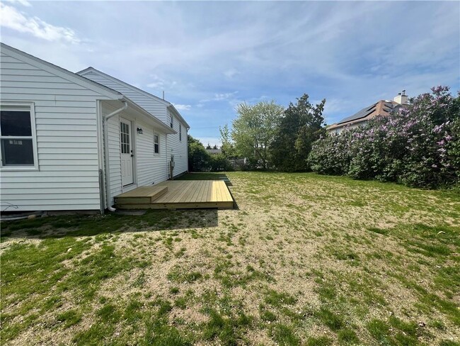 Building Photo - 143 Greenmeadow Cir