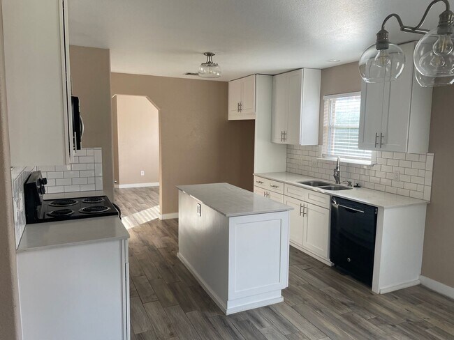 Building Photo - 3 BEDROOM PLUS OFFICE, COMMUNITY POOL, BELTON ISD