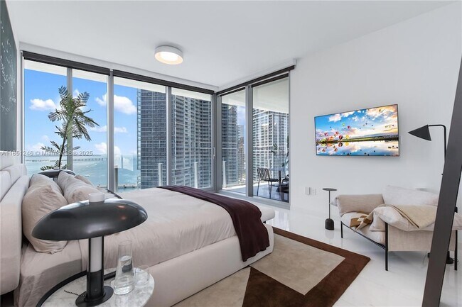 Building Photo - 300 Biscayne Blvd Way