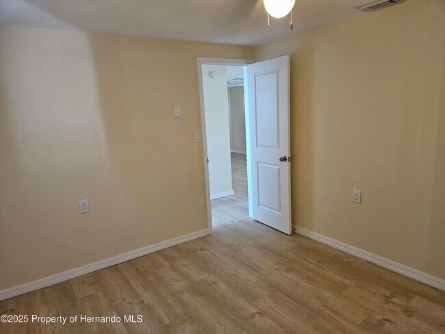 Building Photo - 13240 Starfish Dr