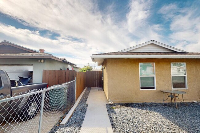 Building Photo - 910 S Lincoln Ave