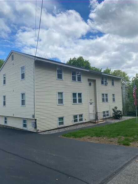 Building Photo - 851 Mammoth Rd