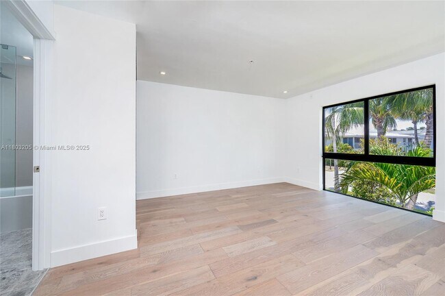 Building Photo - 204 Sunrise Dr