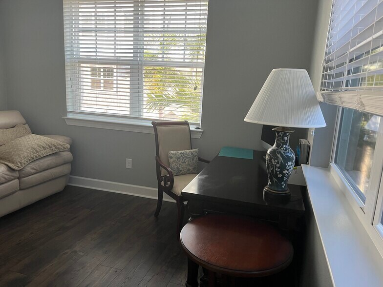 Building Photo - 3217 Moorings Dr S