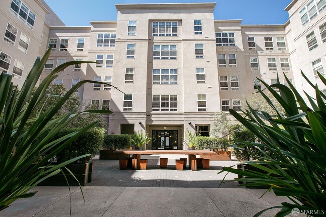 Building Photo - 821 Folsom St