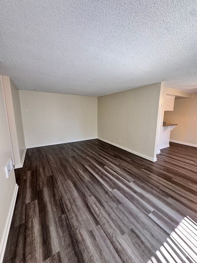 Building Photo - 3781 Green - Grn