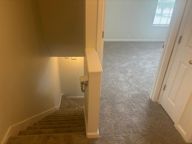 Building Photo - 2933 Colt Dr NE