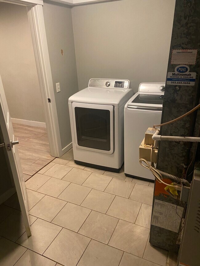 Laundry Room- in-unit washer & dryer - 3901 N Kiska St